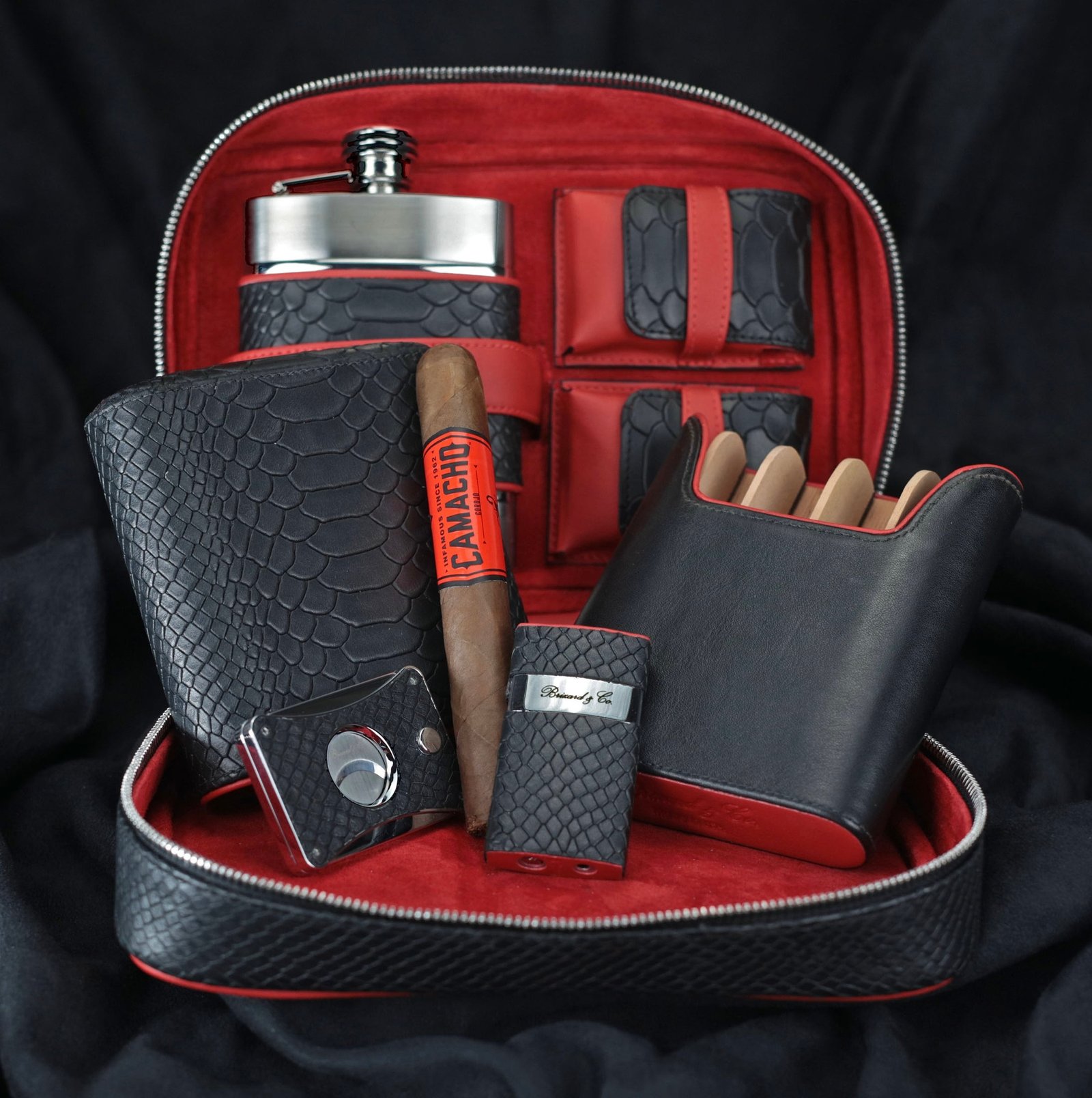 Havana Traveler -Black Python Pattern Leather, with cutter and lighter 1 Havana Traveler -Black Python Pattern Leather, with cutter and lighter