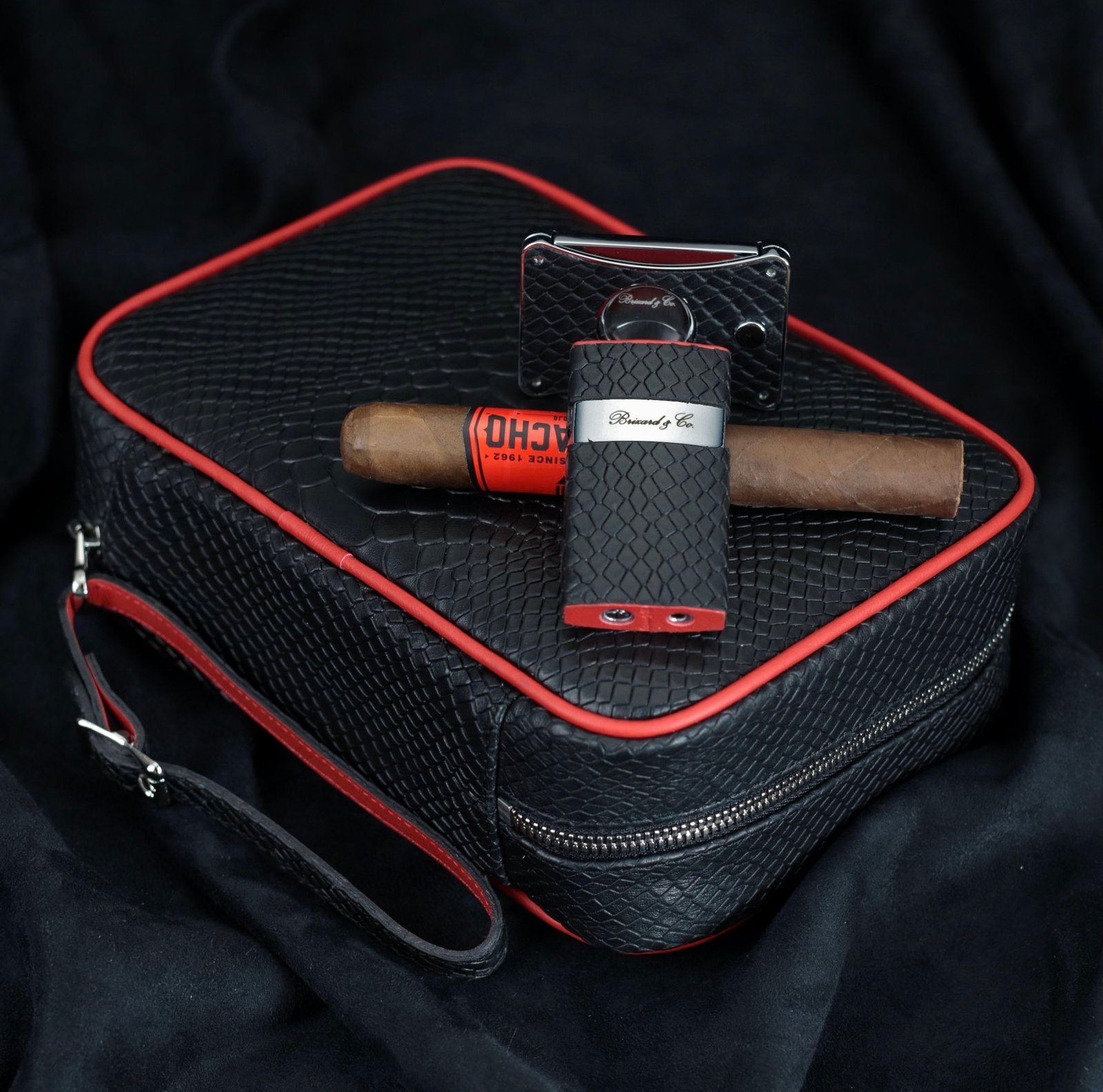 Havana Traveler -Black Python Pattern Leather, with cutter and lighter 2 Havana Traveler -Black Python Pattern Leather, with cutter and lighter - Image 2
