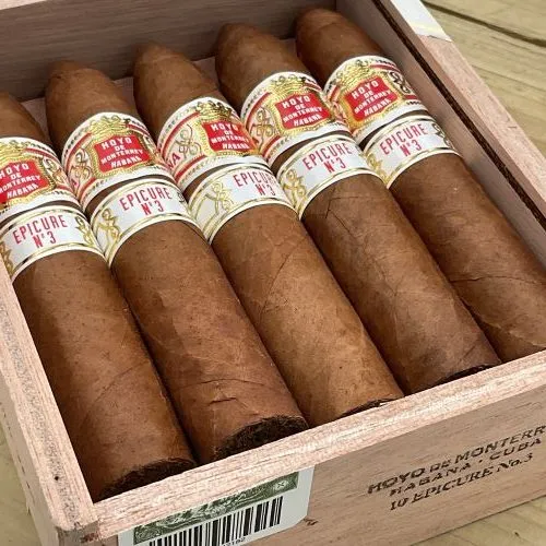 Hoyo De Monterrey Monterreyes No.4 2021 Cigar 3 Hoyo De Monterrey Monterreyes No.4 2021 Cigar - Image 3